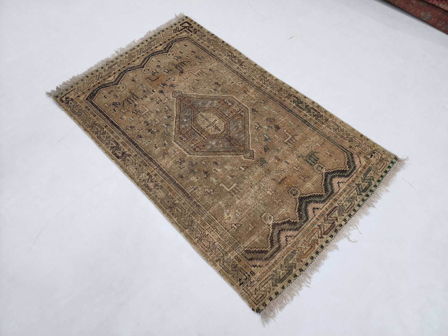 Desert Horizon: Antique Hand-Knotted Qashqai Tribal Rug