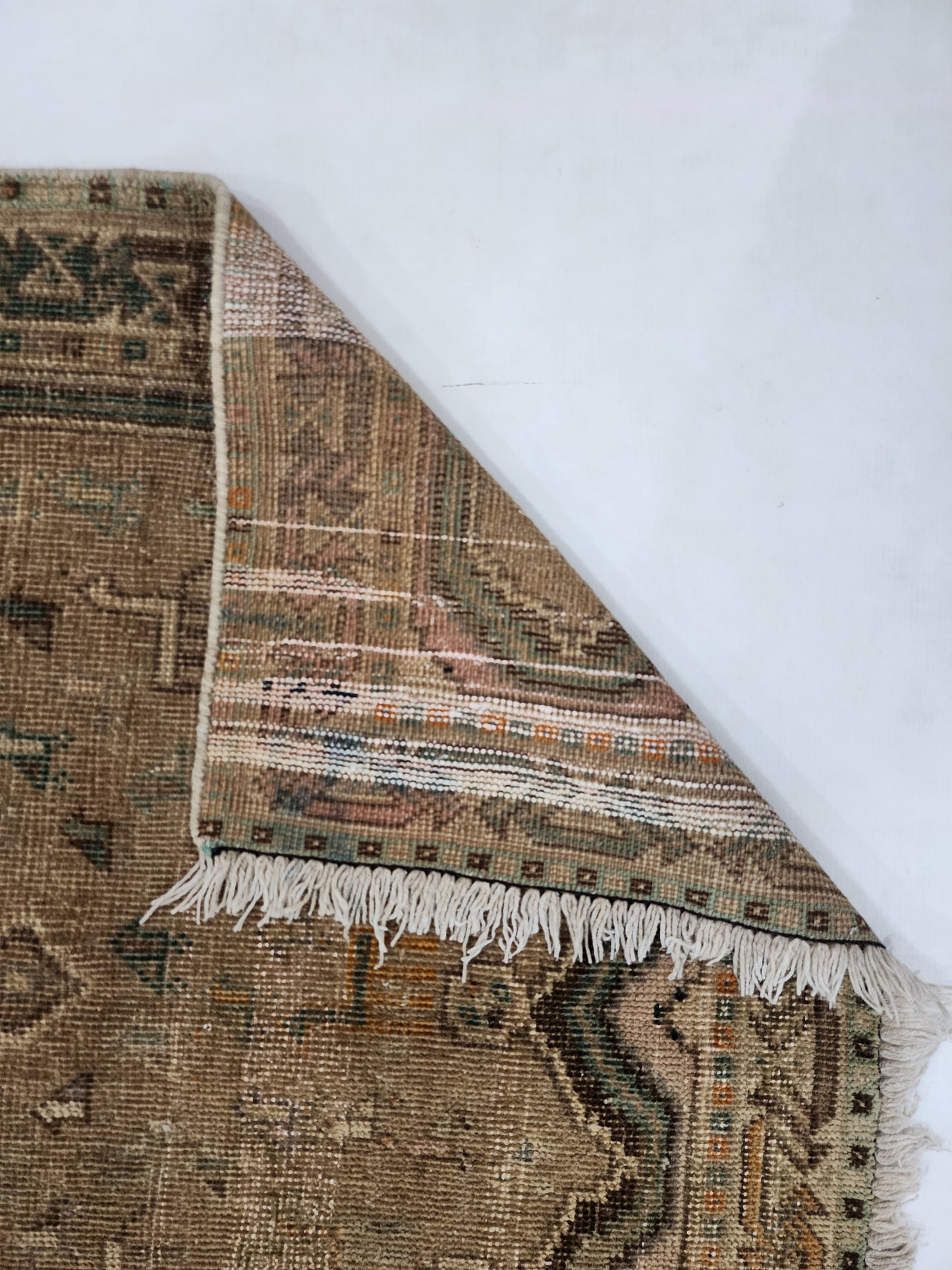 Desert Horizon: Antique Hand-Knotted Qashqai Tribal Rug