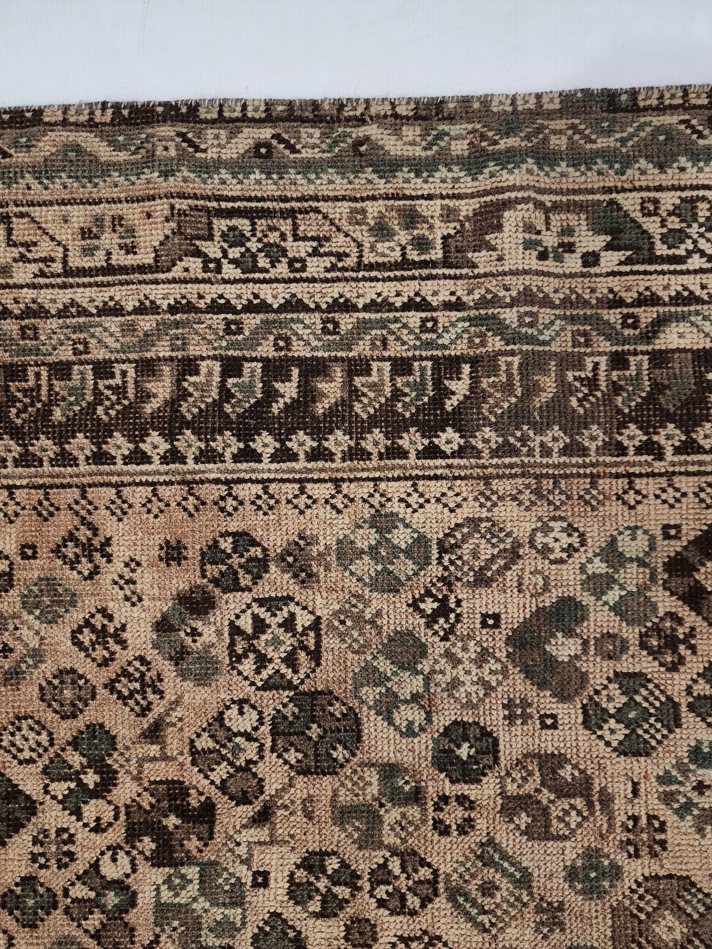 Vintage Persian Qashqai Rug | Earthy Hand-Knotted Tribal Accent