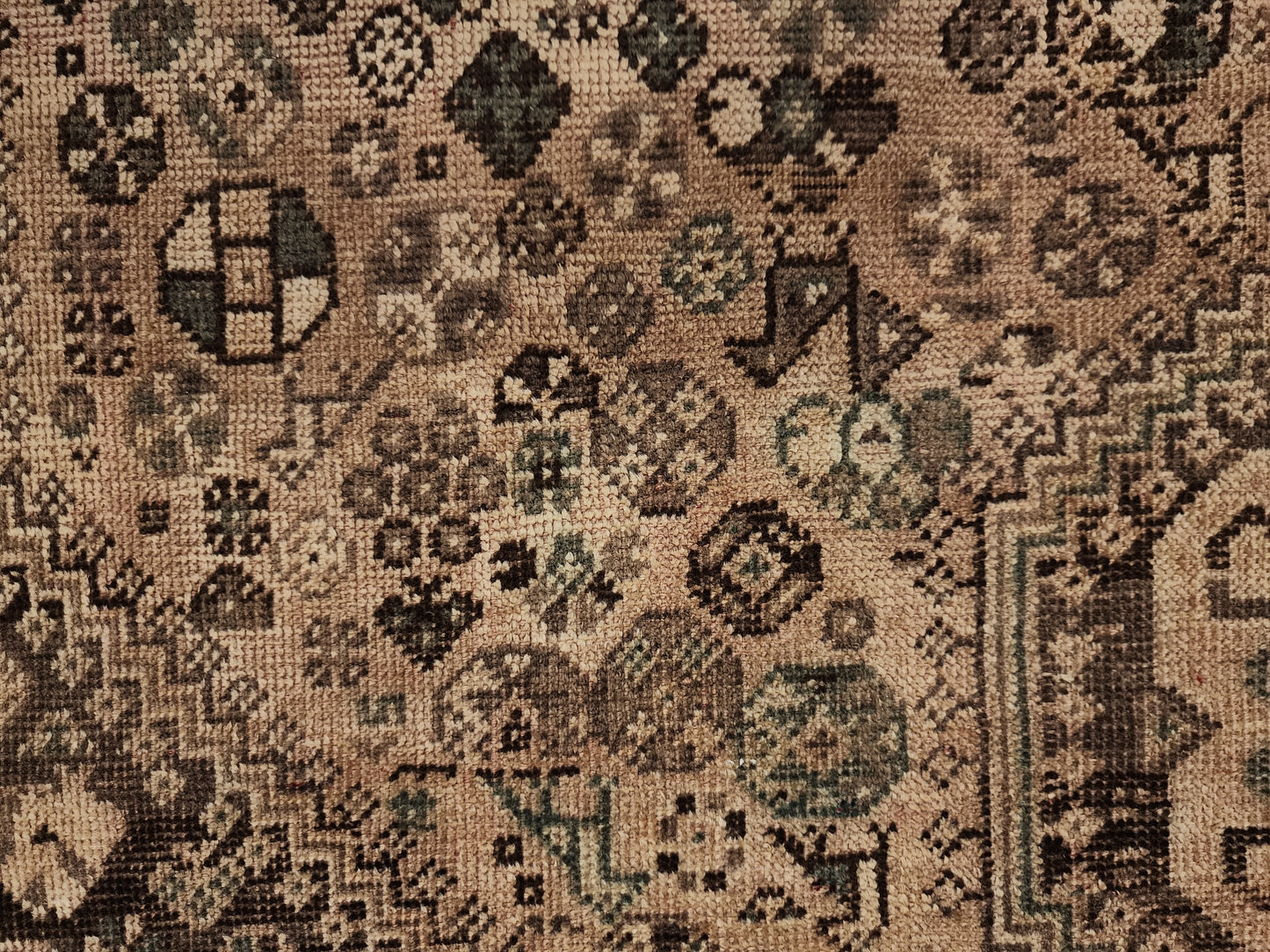 Vintage Persian Qashqai Rug | Earthy Hand-Knotted Tribal Accent