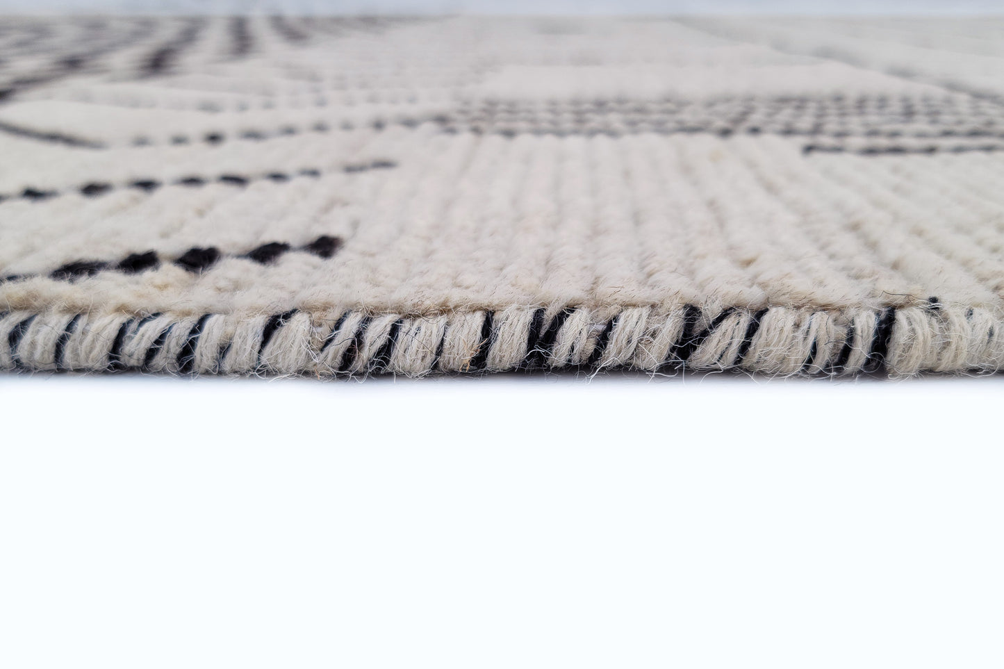 Modernist Moroccan Berber Area Rug – Hand-Knotted Geometric Grid & Lattice Wool Rug