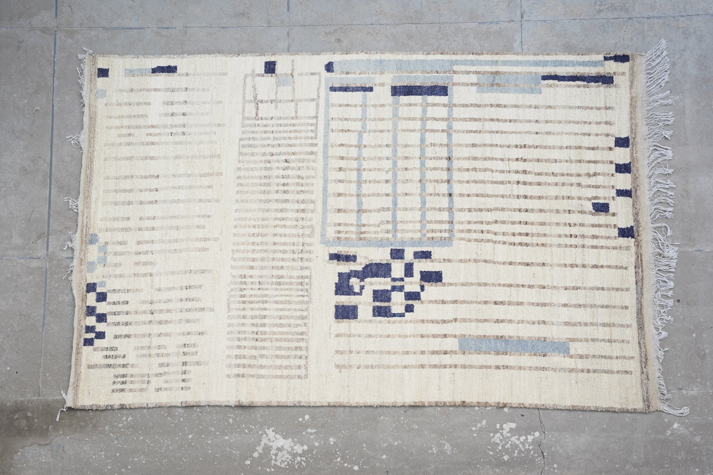 Modern Moroccan Berber Rug - Cream & Indigo Abstract