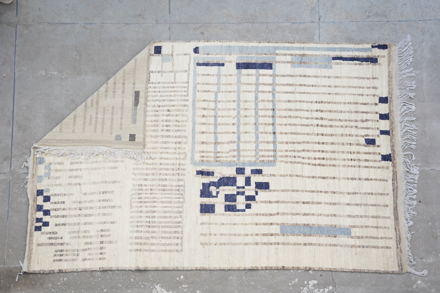 Modern Moroccan Berber Rug - Cream & Indigo Abstract