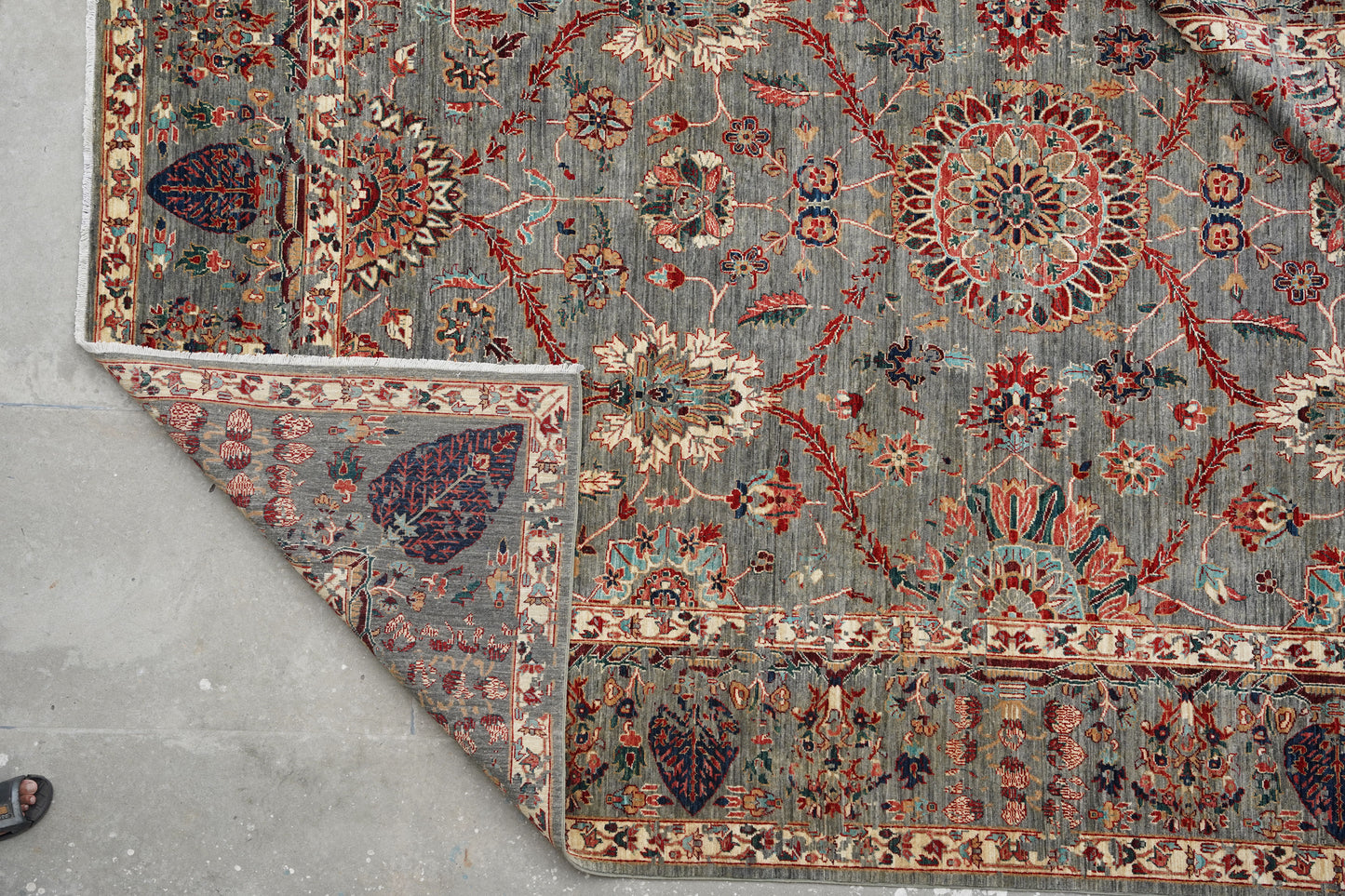 Antique-Inspired Afghan Floral Rug in Stone Blue